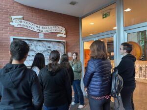 VIVERE LO STUPORE: LA SCUOLA OLIVER TWIST APERTA AGLI STUDENTI DELLE SCUOLE MEDIE 18 Cometa - VIVERE LO STUPORE: LA SCUOLA OLIVER TWIST APERTA AGLI STUDENTI DELLE SCUOLE MEDIE 17